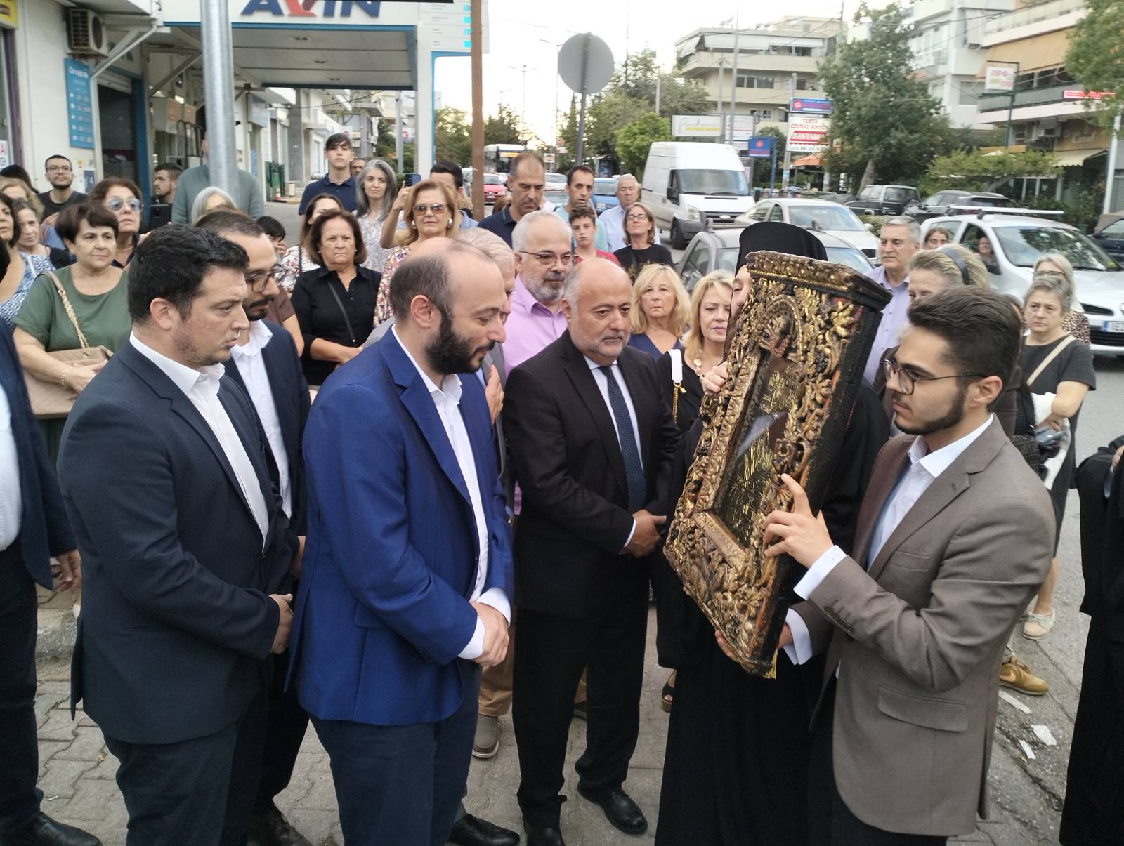Με κάθε επισημότητα η υποδοχή της εικόνας της Παναγίας Χοζοβιώτισσας στην Πεύκη 