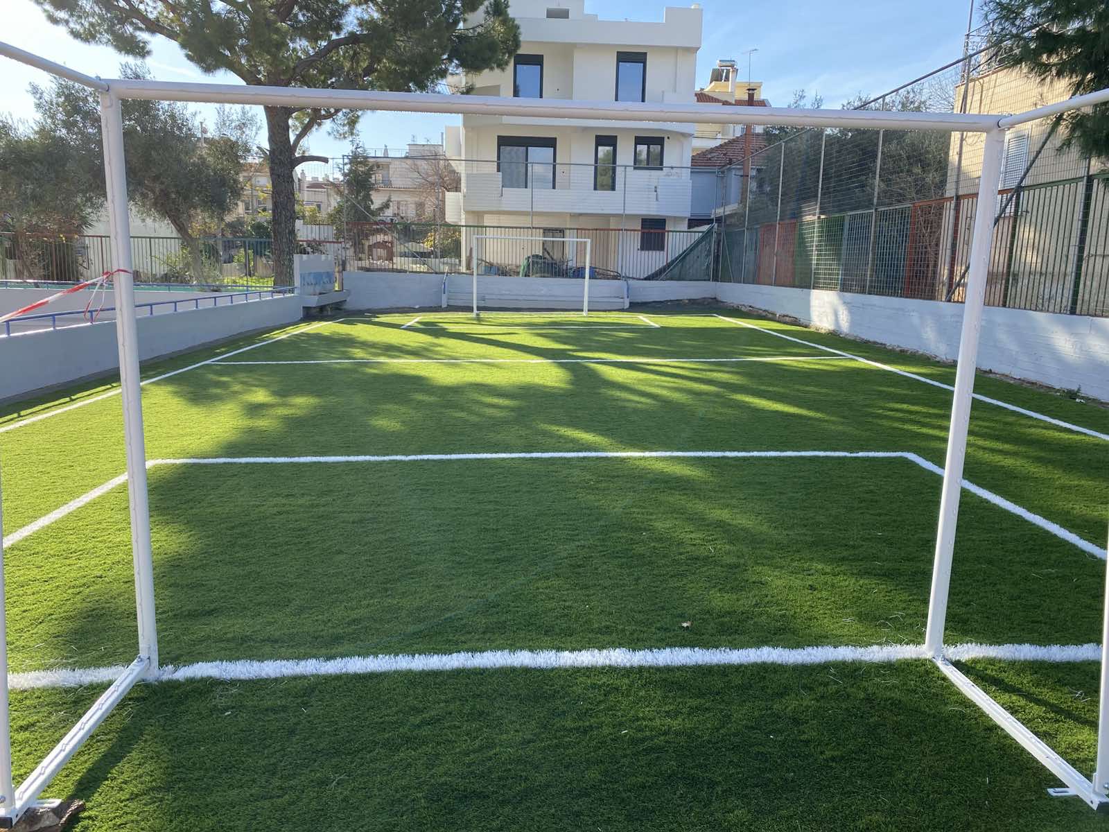 Το 1ο Δημοτικό Σχολείο Λυκόβρυσης αποκτά γήπεδο 5x5 – Το 4ο γήπεδο που παραδίδεται μέσα σε έναν χρόνο! 