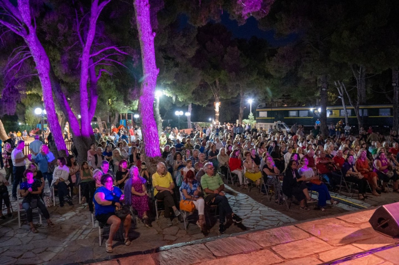 Πραγματοποιήθηκε με εντυπωσιακή επιτυχία η συναυλία-αφιέρωμα στον Γρηγόρη Μπιθικώτση, στο άλσος Βαρβαρέσου 