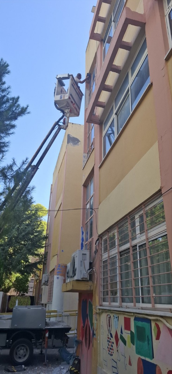 Επιδιόρθωση τοιχοποιίας στο 2ο Γυμνάσιο και 2ο Λύκειο Πεύκης