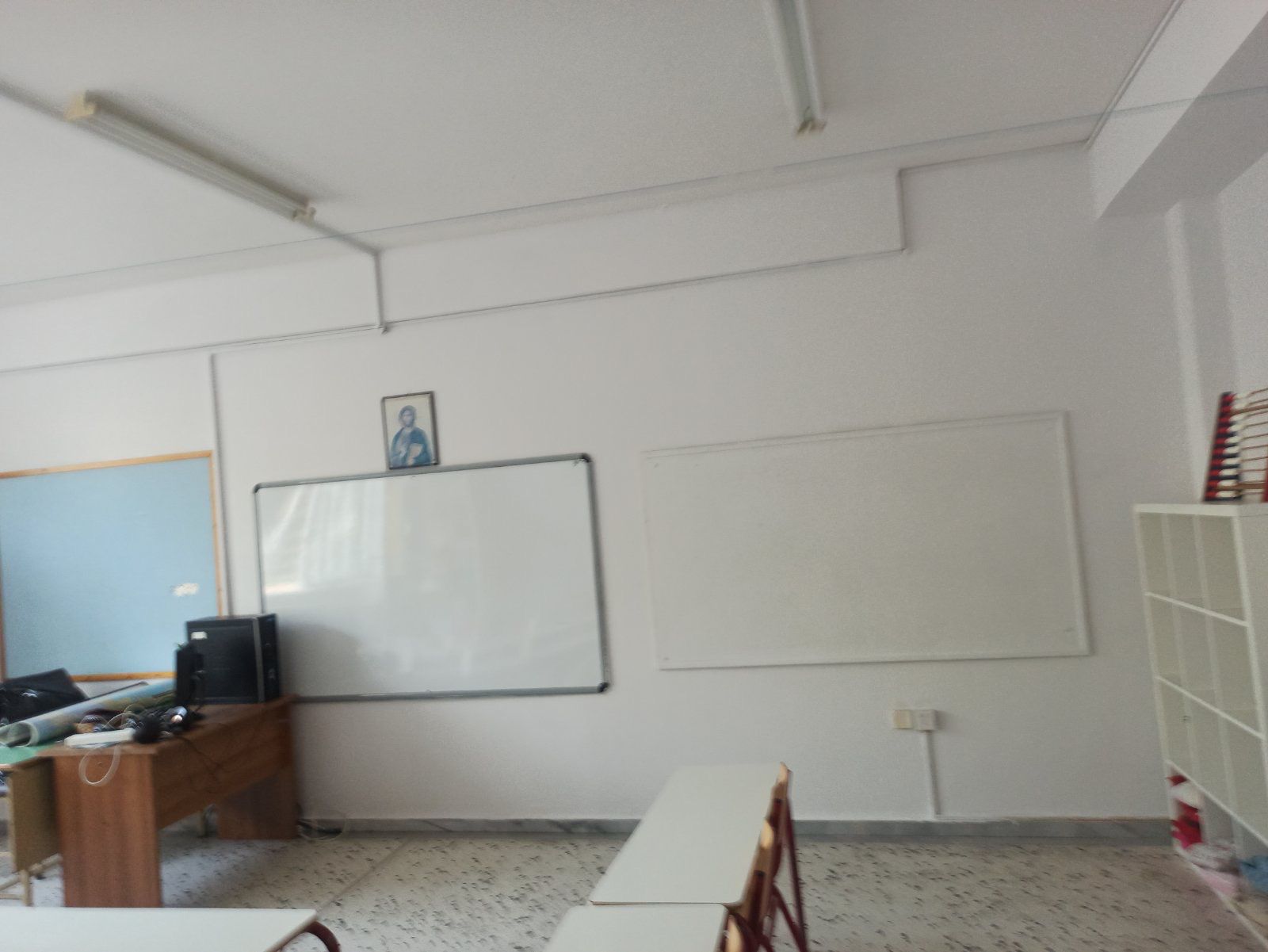 1ο Δημοτικό Πεύκης – Ελαιοχρωματισμοί σχολικών αιθουσών