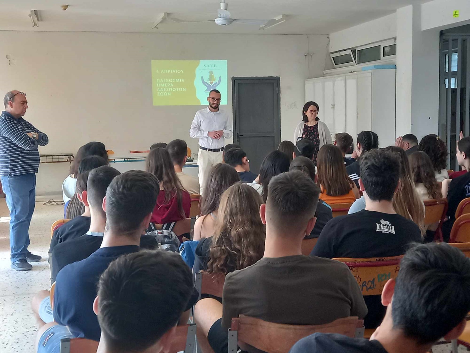 Φροντίζουμε και προστατεύουμε τα αδέσποτα, προωθούμε την υιοθεσία!