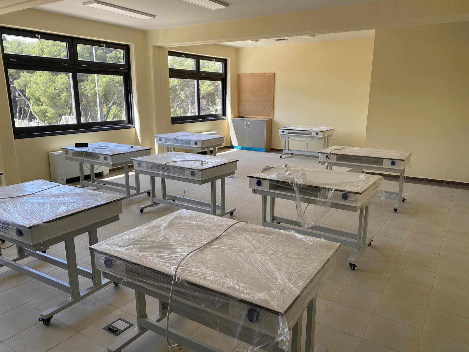 Τον εξοπλισμό του 3ου Δημοτικού Σχολείου Λυκόβρυσης παρέλαβε ο δήμαρχος Λυκόβρυσης – Πεύκης, Μάριος Ψυχάλης