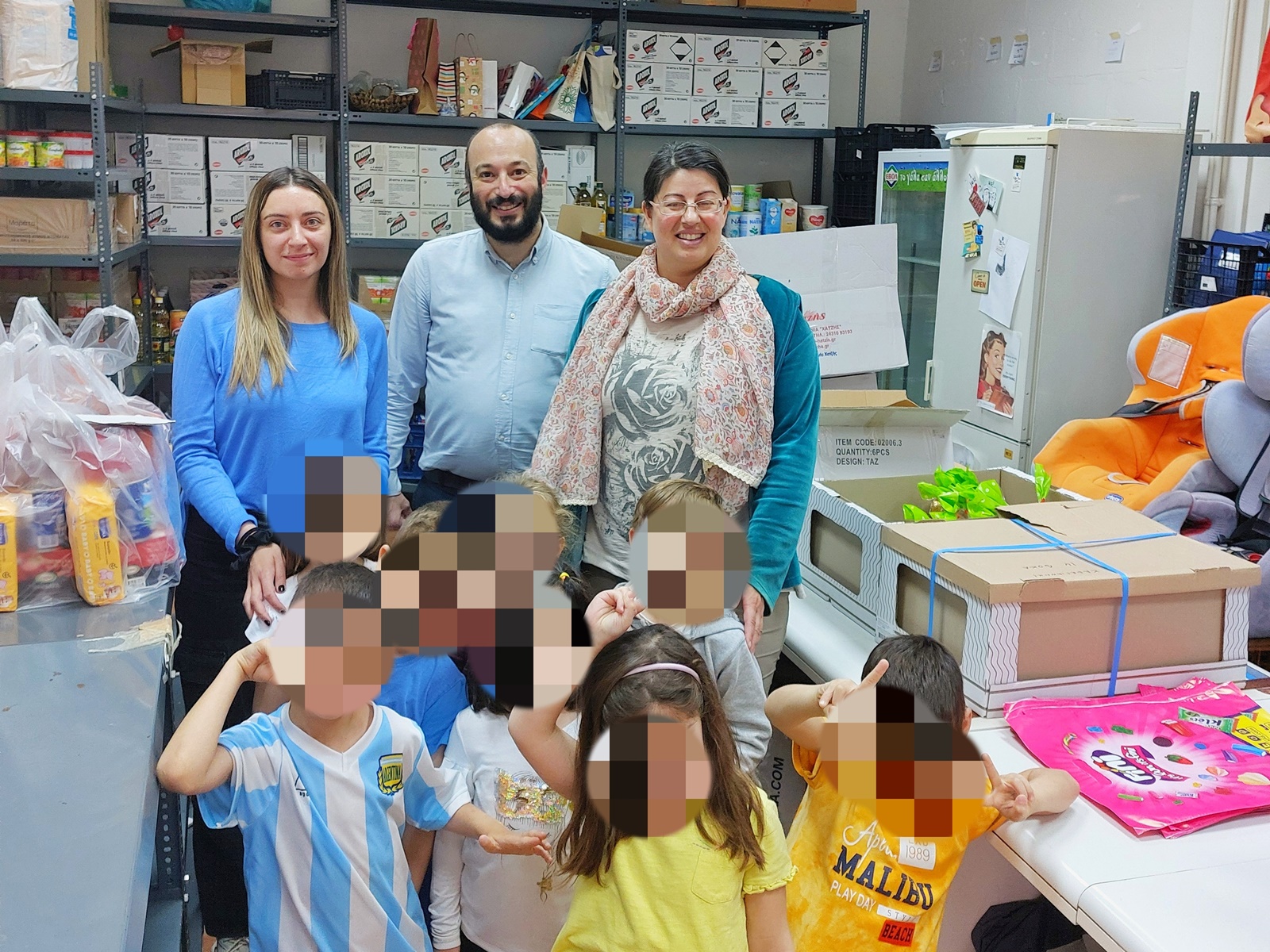 Προσφορά αγάπης στο Κοινωνικό Παντοπωλείο από τους μαθητές του ιδιωτικού νηπιαγωγείου "Φεγγαράκι"