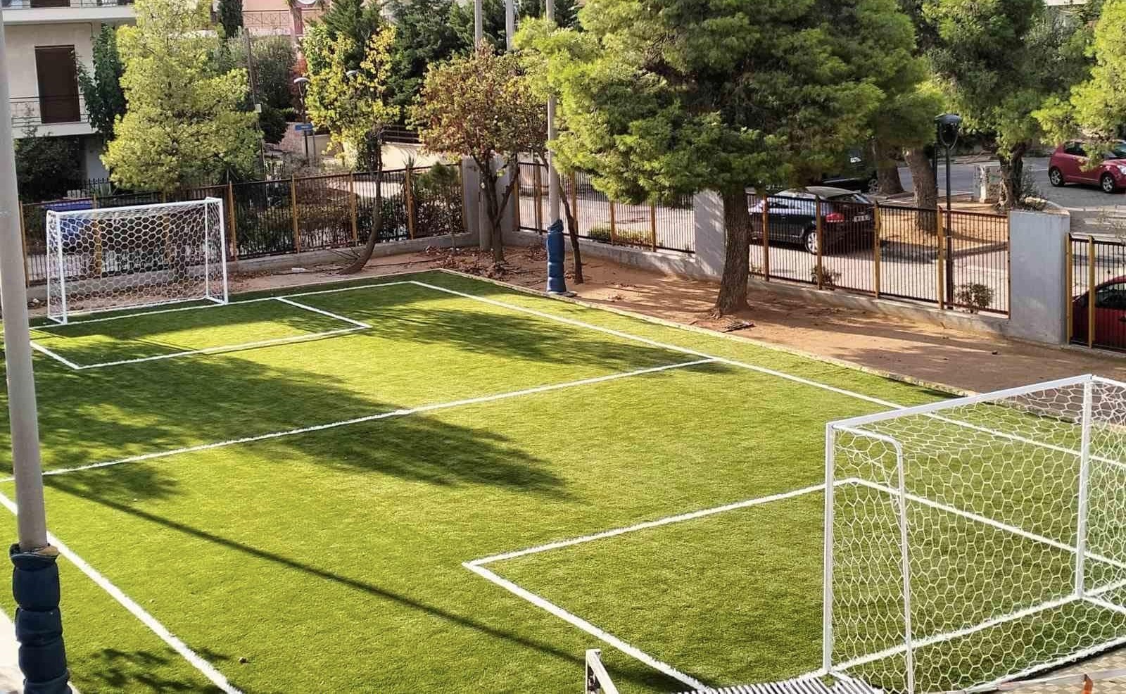 Γήπεδο ποδοσφαίρου 5x5 «στολίδι» με ειδικό τάπητα απέκτησε το 2ο Δημοτικό Σχολείο Λυκόβρυσης
