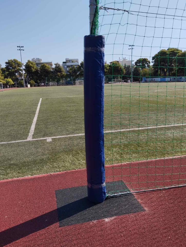 Τοποθετήθηκαν εγκεκριμένα προστατευτικά στα πλέγματα στο Δημοτικό Στάδιο της Πεύκης 